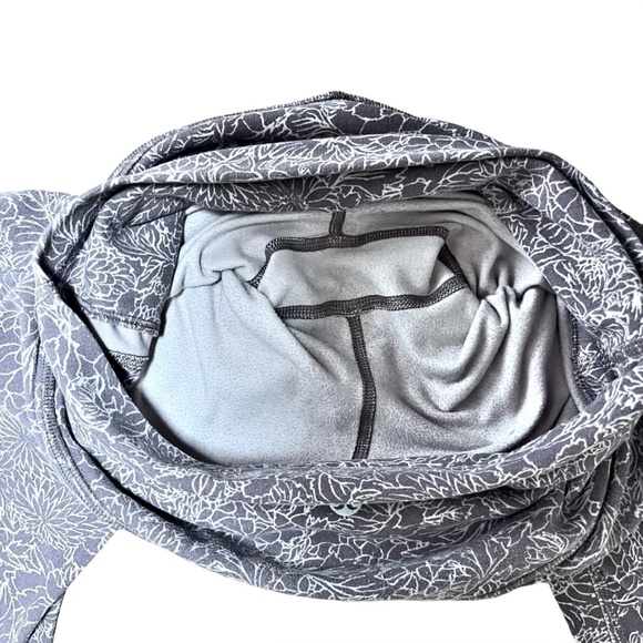 Lululemon Align High-Rise Crop Purple with White Floral Print - Picture 7 of 8